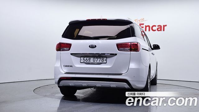 Kia Carnival из Кореи Encar