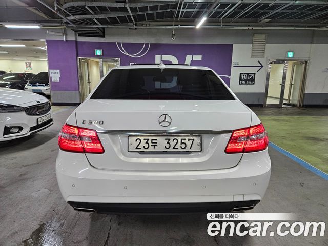 Mercedes-Benz E-Class E300 Avantgarde Sports Package — пробег 107 500 км — фото 4 из 5