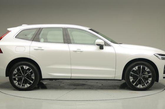 Volvo XC60 T8 Ultra Bright — пробег 1 621 км — фото 2 из 5