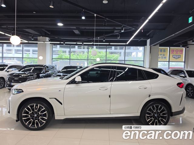 BMW X6 xDrive40i M Sport — пробег 10 300 км — фото 4 из 5