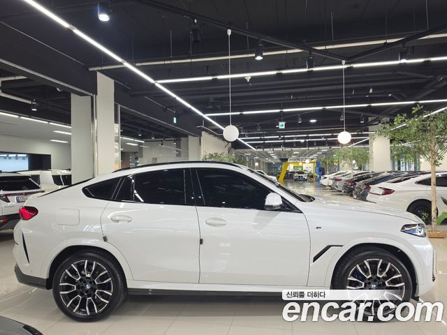 BMW X6 xDrive40i M Sport — пробег 10 300 км — фото 5 из 5
