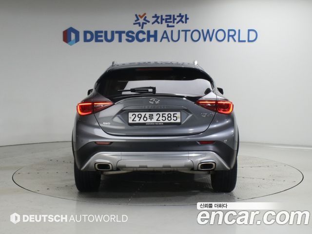 Infiniti QX30 2.0 Essential AWD — пробег 42 499 км — фото 4 из 5