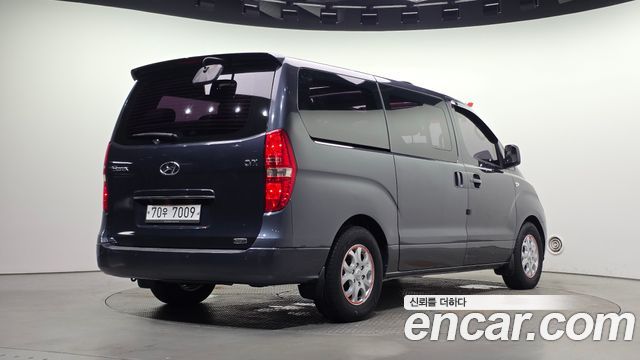 Hyundai Starex 12-Seater Wagon CVX Premium — пробег 117 632 км — фото 2 из 5
