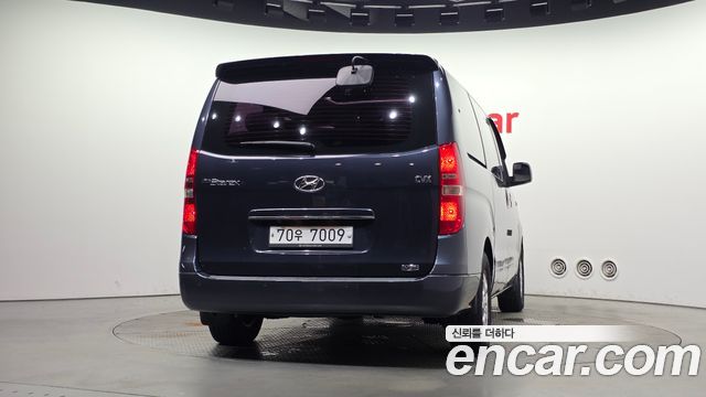 Hyundai Starex 12-Seater Wagon CVX Premium — пробег 117 632 км — фото 4 из 5
