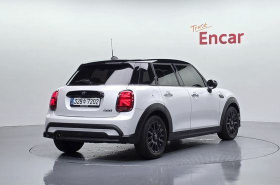 Mini Cooper 5Door Classic Third Generation — пробег 25 300 км — фото 2 из 5