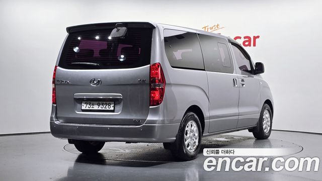 Hyundai Starex 12-Seater Wagon CVX Premium — пробег 187 591 км — фото 2 из 5