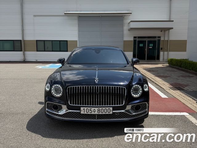 Bentley Flying Spur 4.0 Azure — пробег 30 000 км — фото 3 из 5