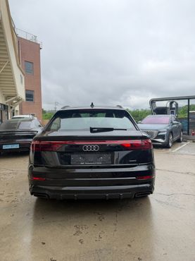 Audi Q8 55 TFSI Quattro Premium — пробег 11 км — фото 3 из 5
