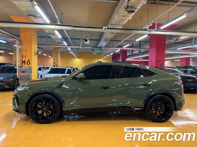 Lamborghini Urus из Кореи Encar