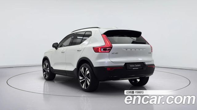 Volvo XC40 B4 Ultra Dark — пробег 437 км — фото 4 из 5
