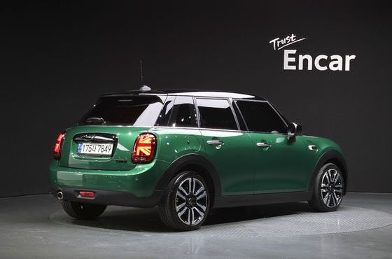 Mini Cooper 5Door Standard 3rd — пробег 30 360 км — фото 2 из 5