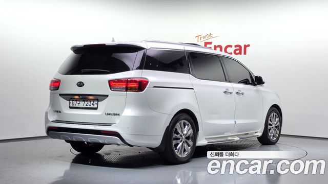 Kia Carnival 7-seater Limousine President — пробег 137 395 км — фото 2 из 5