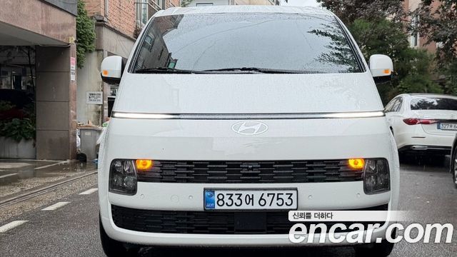 Hyundai Staria L3.5 Cargo 5-Seater Modern — пробег 800 км — фото 3 из 5