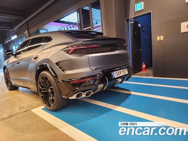 Lamborghini Urus 4.0 V8 SE — пробег 3 450 км — фото 5 из 5