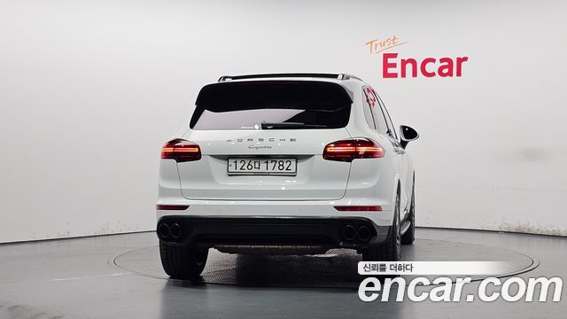 Porsche Cayenne 3.0 Diesel Platium Edition 958 — пробег 120 352 км — фото 4 из 5
