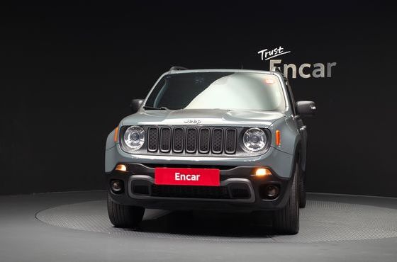 Jeep Renegade 2.0 Diesel Tailhawk AWD — пробег 82 866 км — фото 3 из 5