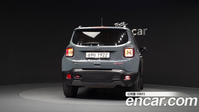 Jeep Renegade 2.0 Diesel Tailhawk AWD — пробег 82 866 км — фото 4 из 5