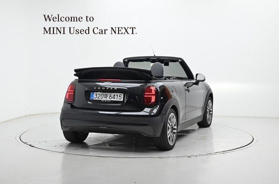 Mini Cooper Essential — пробег 4 056 км — фото 2 из 5