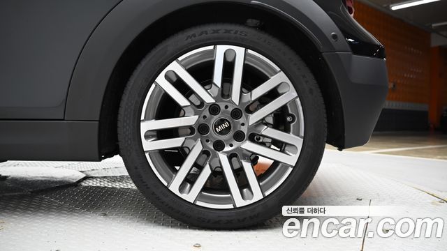 Mini Cooper Essential — пробег 4 056 км — фото 5 из 5