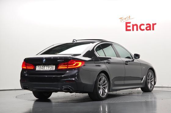 BMW 5-Series 520i M Sport — пробег 129 400 км — фото 2 из 5