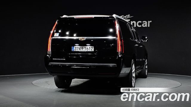 Cadillac Escalade 6.2 ESV 4th — пробег 120 189 км — фото 4 из 5