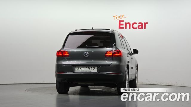 Volkswagen Tiguan 2.0 TDI  Premium 5N — пробег 89 940 км — фото 4 из 5