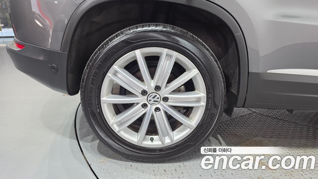 Volkswagen Tiguan 2.0 TDI  Premium 5N — пробег 89 940 км — фото 5 из 5