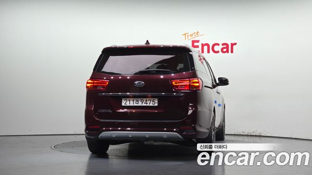 Kia Carnival из Кореи Encar