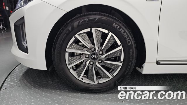 Hyundai Ioniq Q — пробег 108 789 км — фото 5 из 5
