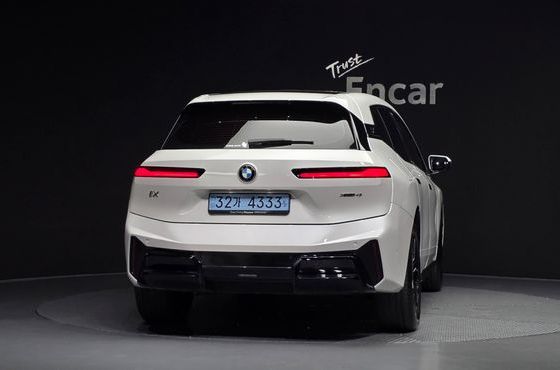 BMW iX xDrive45 M Sport — пробег 21 187 км — фото 4 из 5