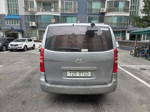 Hyundai Starex 12-Seater Wagon CVX Luxury — пробег 200 000 км — фото 4 из 5