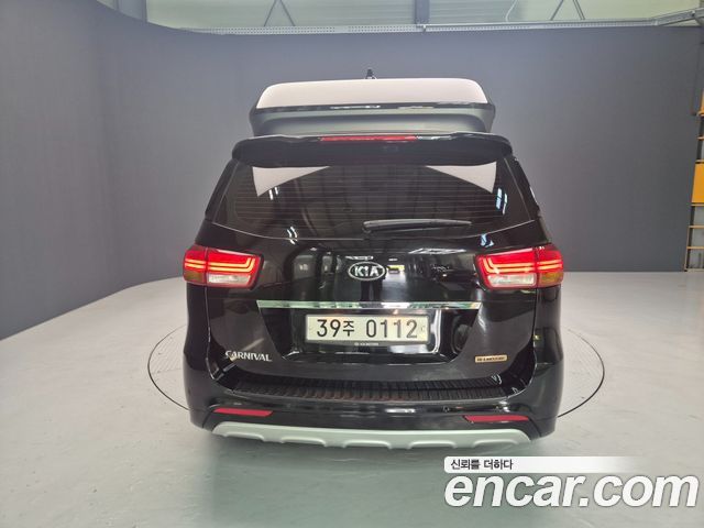 Kia Carnival из Кореи Encar