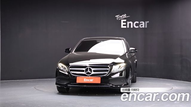Mercedes-Benz E-Class E220d Avantgarde — пробег 89 993 км — фото 3 из 5