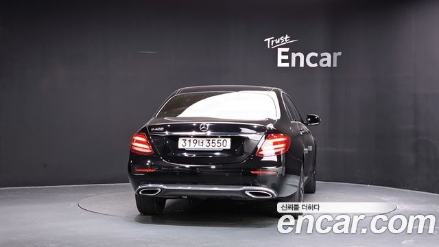 Mercedes-Benz E-Class E220d Avantgarde — пробег 89 993 км — фото 4 из 5