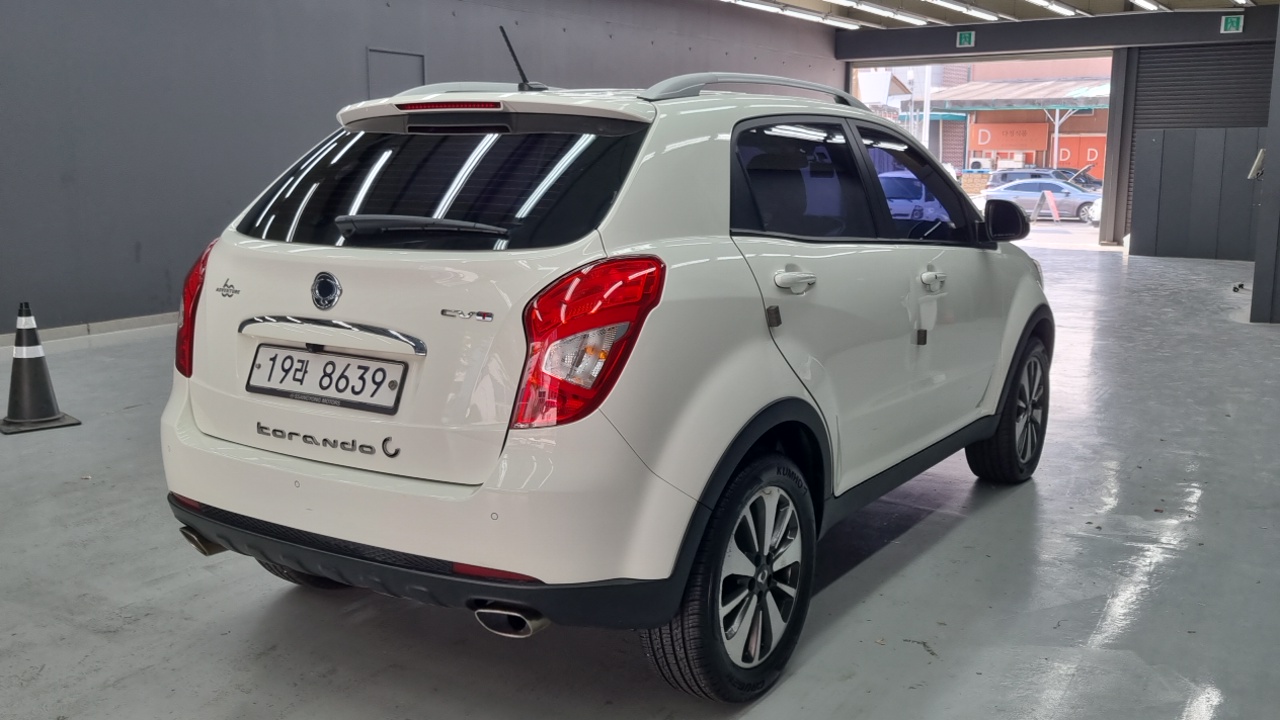 Ssangyong KORANDO 2.0 Advanture 60th Edition 2WD — пробег 127 000 км — фото 2 из 5