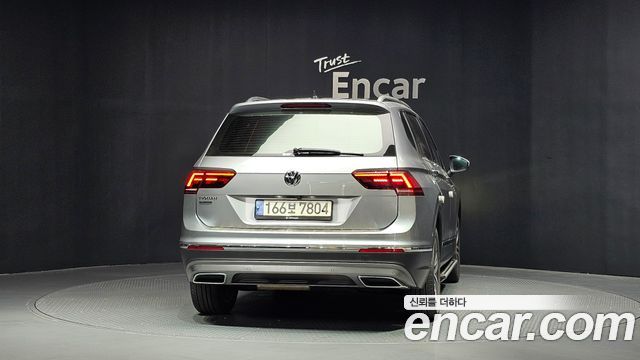 Volkswagen Tiguan 2.0 TDI Prestige — пробег 123 641 км — фото 4 из 5
