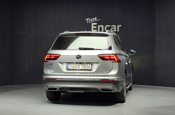 Volkswagen Tiguan 2.0 TDI Prestige — пробег 123 641 км — фото 4 из 5