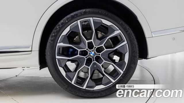 BMW X7 xDrive 40i M Sport 6STR — пробег 5 700 км — фото 5 из 5