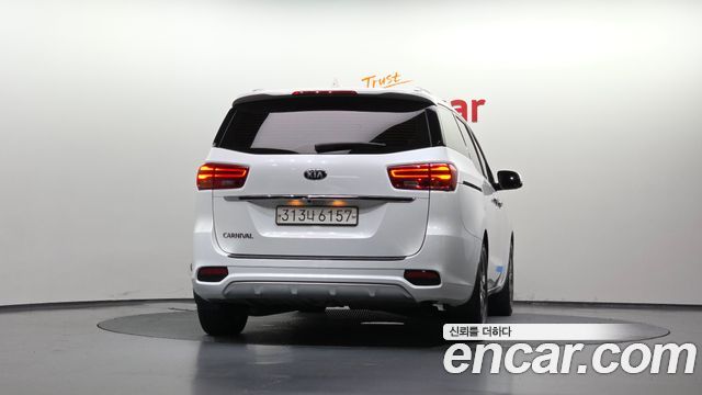 Kia Carnival из Кореи Encar