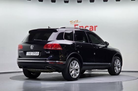 Volkswagen Touareg V6 3.0 TDI Bluemotion Premium 7P5 — пробег 142 933 км — фото 2 из 5
