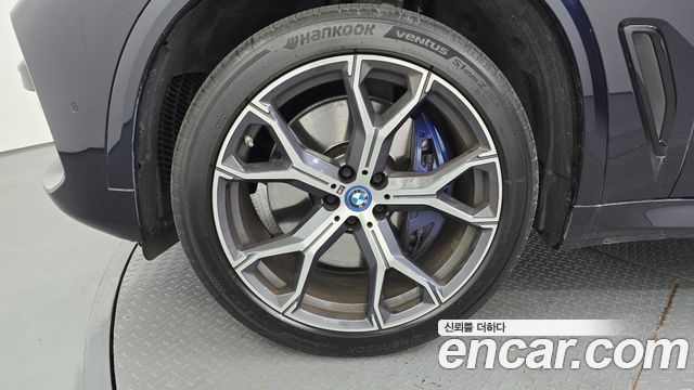 BMW X5 xDrive 45e M Sport — пробег 91 460 км — фото 5 из 5