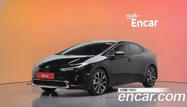 Toyota Prius 2.0 PHEV XSE — пробег 4 297 км — фото 1 из 5