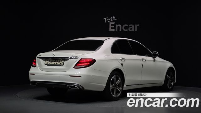 Mercedes-Benz E-Class E300 4MATIC Avnatgarde — пробег 96 639 км — фото 2 из 5