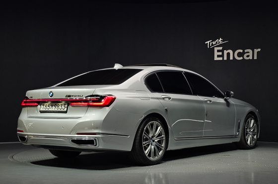 BMW 7-Series 750Li xDrive Design Pure Excellence — пробег 82 753 км — фото 2 из 5