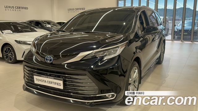 Toyota Sienna 2.5 Hybrid 2WD — пробег 9 345 км — фото 1 из 5