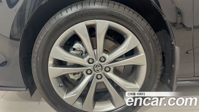 Toyota Sienna 2.5 Hybrid 2WD — пробег 9 345 км — фото 5 из 5