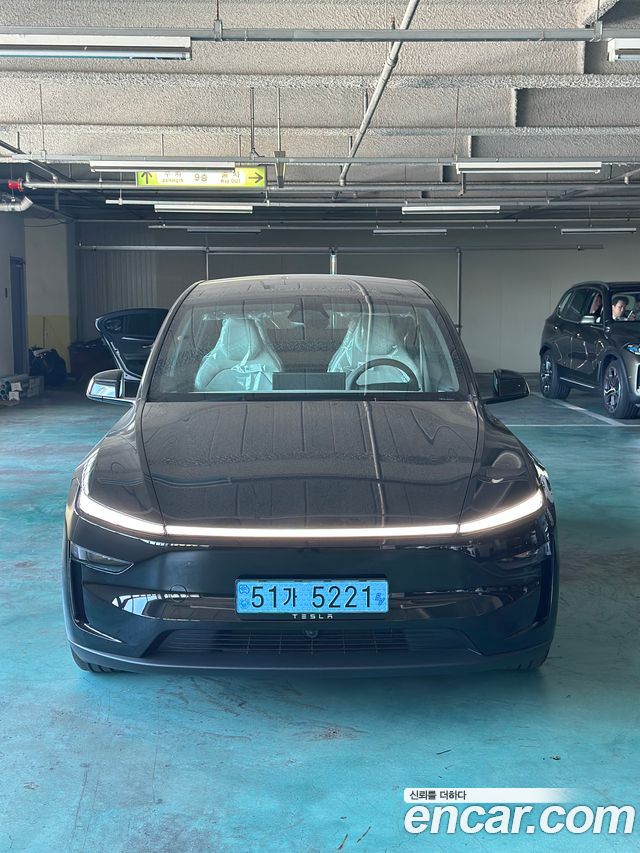Tesla Model Y L Long Range AWD — пробег 11 км — фото 1 из 5