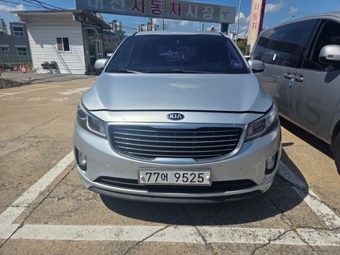 Kia Carnival 11-seater Prestige — пробег 280 000 км — фото 1 из 5