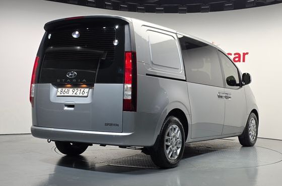 Hyundai Staria Cargo 5-Seater Modern — пробег 70 939 км — фото 2 из 5
