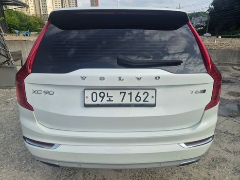 Volvo XC90 T6 Inscription — пробег 92 800 км — фото 4 из 5
